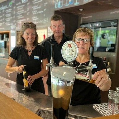 Frau Zürcher und ihr Team in der Jugendherberge Interlaken