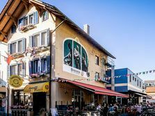 Conviviality and good mood are capitalized in the Brasserie 17!