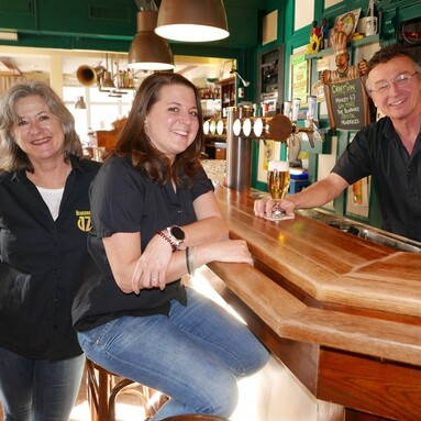 Ursula, Sophie und Bart Stapel